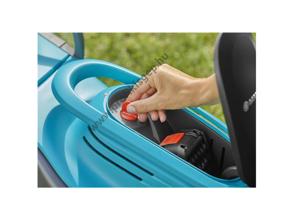 Gardena PowerMax 30/18V P4A akkumulátoros fűnyíró, 30 cm, 18V akku és töltő nélkül