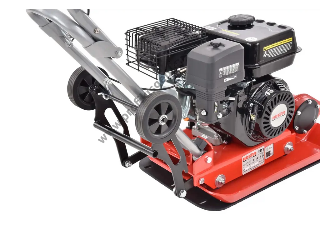 HECHT 1111 lapvibrátor, Motor: Loncin 196cm3, 11kN, 53x37cm, 63kg, szállítókerék, gumilap