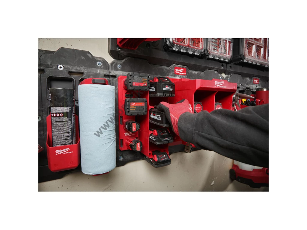Milwaukee PACKOUT™ szerszámosfal  M18 akkumulátor tartó - 1 db