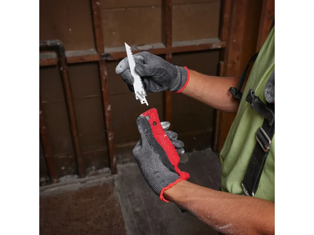 Milwaukee kézi fűrész, egykezes, összecsukható, cserékható fűrészlap. 150mm-es