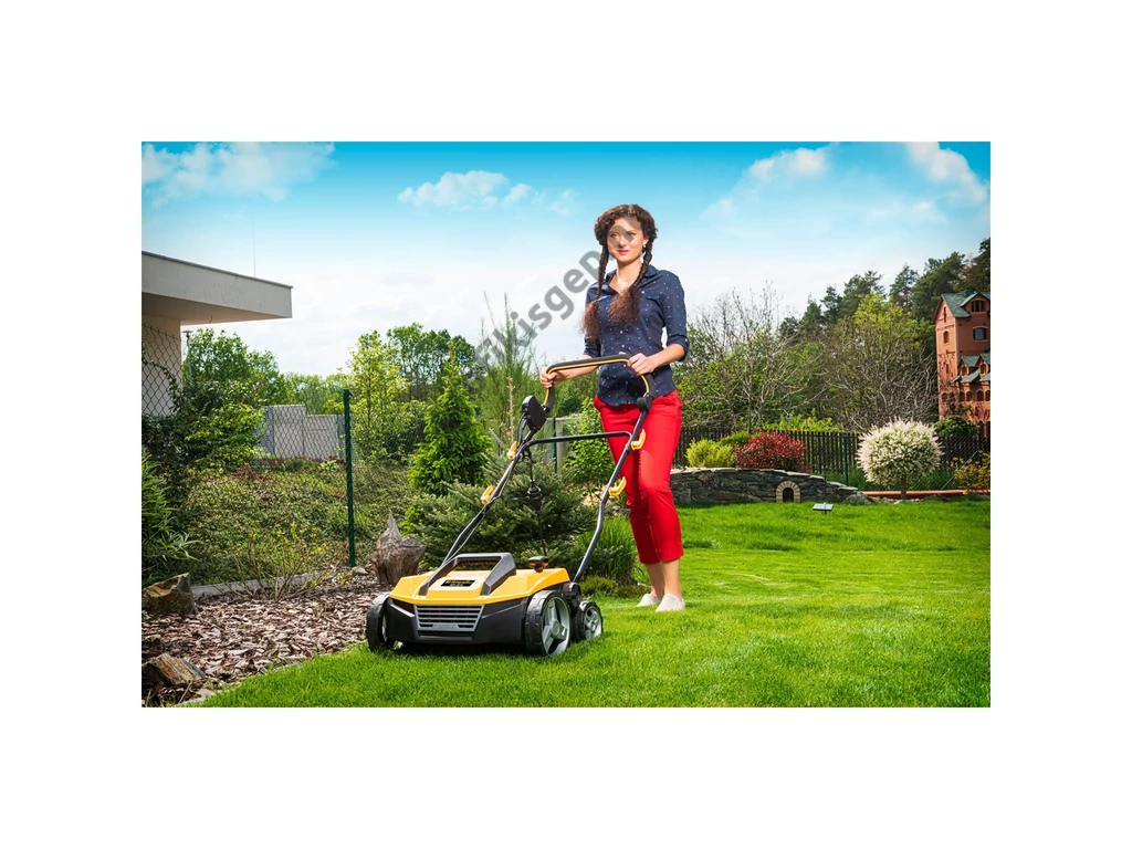 Riwall REV 3816 elektromos gyepszellőztető, gyeplazító, 38cm, 1600W, 16 acél kés, rugós tengely, fűgyűjtő
