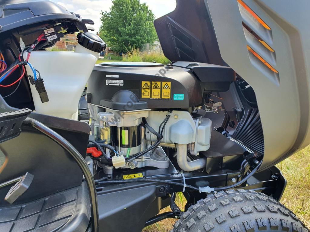 STIGA ESTATE SPECIAL +AJÁNDÉK DEFLEKTOR fűgyűjtős fűnyírótraktor 98cm 9.4kW 530cm3 Honda GCV 530, HIDRO - ÖSSZESZERELVE ÉS HASZNÁLATRA KÉSZEN SZÁLLÍTJUK!