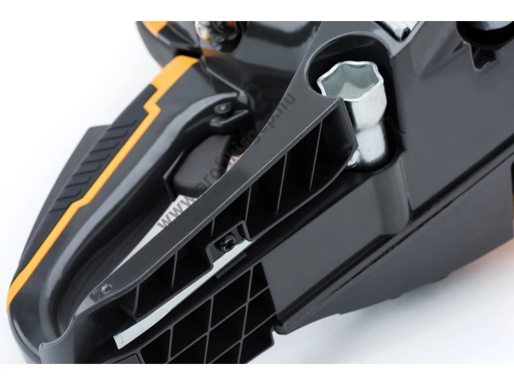 Stiga CS 540  Benzinmotoros láncfűrész, 38,5cm3, 2.2 Le, lánc 3/8"-1.3-53 szem, vezető 14"-35cm
