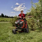 Kép 5/9 - SOLO By AL-KO T13-93.7 HD COMFORT fűgyűjtős fűnyíró traktor, hidrosztatikus meghajtással, 93 cm, Briggs 344 ccm,  - ÖSSZESZERELVE ÉS HASZNÁLATRA KÉSZEN SZÁLLÍTJUK!