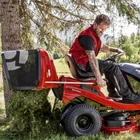 Kép 8/9 - SOLO By AL-KO T13-93.7 HD COMFORT fűgyűjtős fűnyíró traktor, hidrosztatikus meghajtással, 93 cm, Briggs 344 ccm,  - ÖSSZESZERELVE ÉS HASZNÁLATRA KÉSZEN SZÁLLÍTJUK!