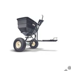 Kép 1/3 - MTD-Wolf-Garten-Cub Cadet Vontatott szórókocsi, töltő tömeg: 80,0 kg, szórás: 305-365 cm 