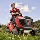 Kép 5/9 - SOLO BY AL-KO T18-103.4 HD-A V2 COMFORT fűgyűjtős fűnyíró traktor, hidrosztatikus meghajtással, 103 cm, OHV 586 ccm,  - ÖSSZESZERELVE ÉS HASZNÁLATRA KÉSZEN SZÁLLÍTJUK!