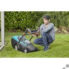 Gardena PowerMax™ Li-40/37 készlet, akkumulátoros fűnyíró, 37 cm, 40V 4.2 Ah, akku és töltővel, 5038-20 Gardena PowerMax™ Li-40/37 készlet, akkumulátoros fűnyíró, 37 cm, 40V 4.2 Ah, akku és töltővel, 5038-20