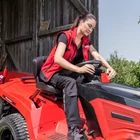 Kép 6/12 - SOLO By AL-KO T24-125.3 HD V2 SD PREMIUM fűgyűjtős fűnyíró traktor, 105 cm, Briggs 656 ccm, HIDRO váltó  - ÖSSZESZERELVE ÉS HASZNÁLATRA KÉSZEN SZÁLLÍTJUK!